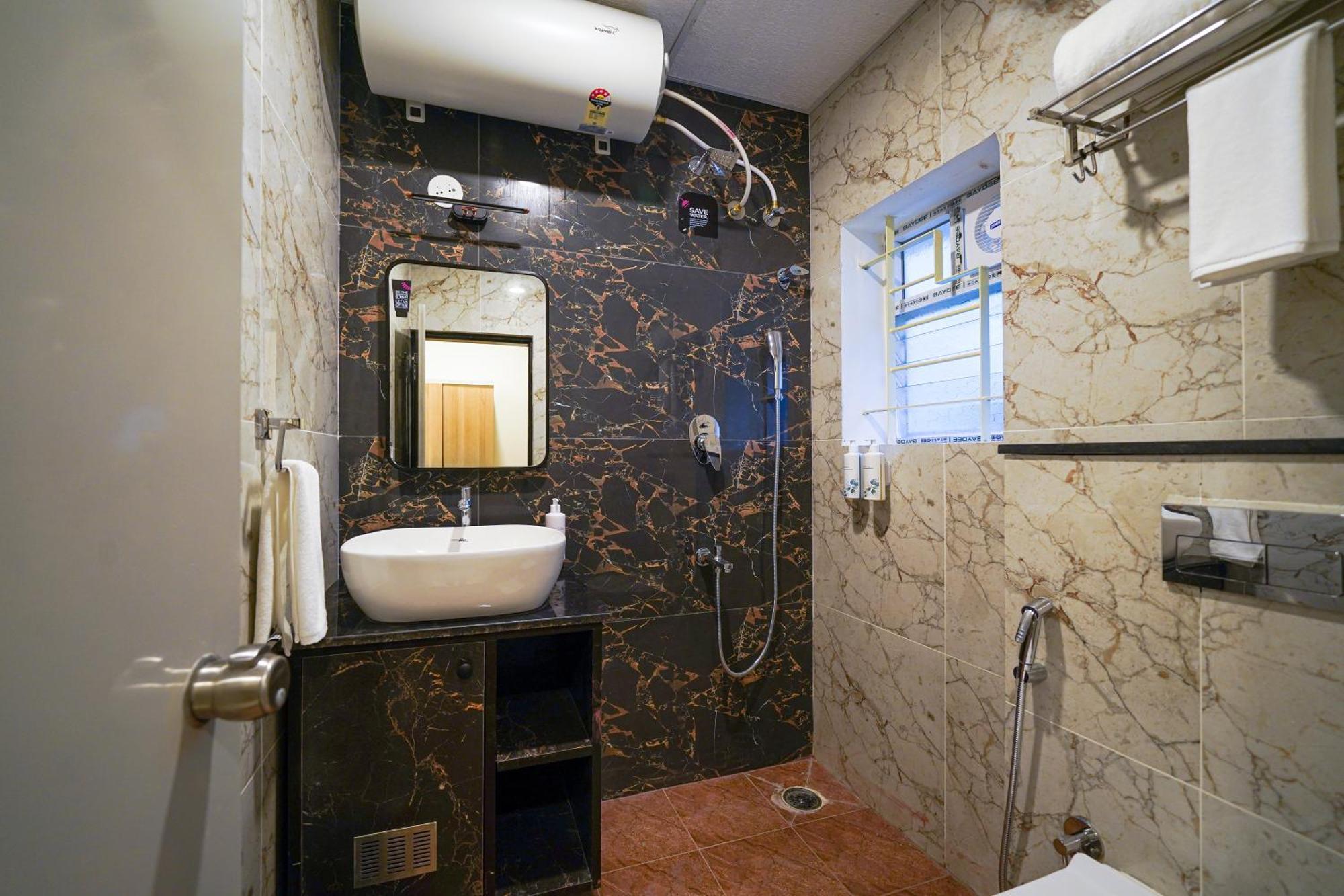 מלון העיר בנגלור Olive Zip Sanjay Nagar By Embassy Group מראה חיצוני תמונה